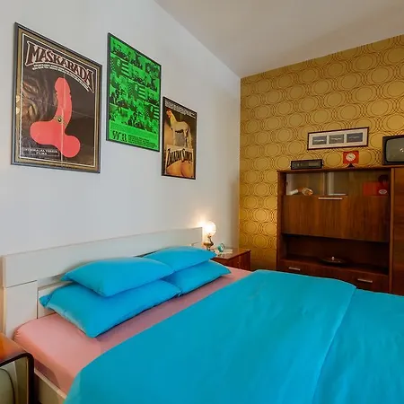 H0f0s Apartment