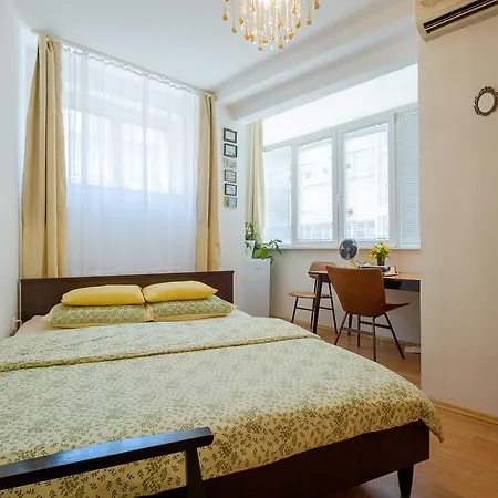 Apartment H0f0s *